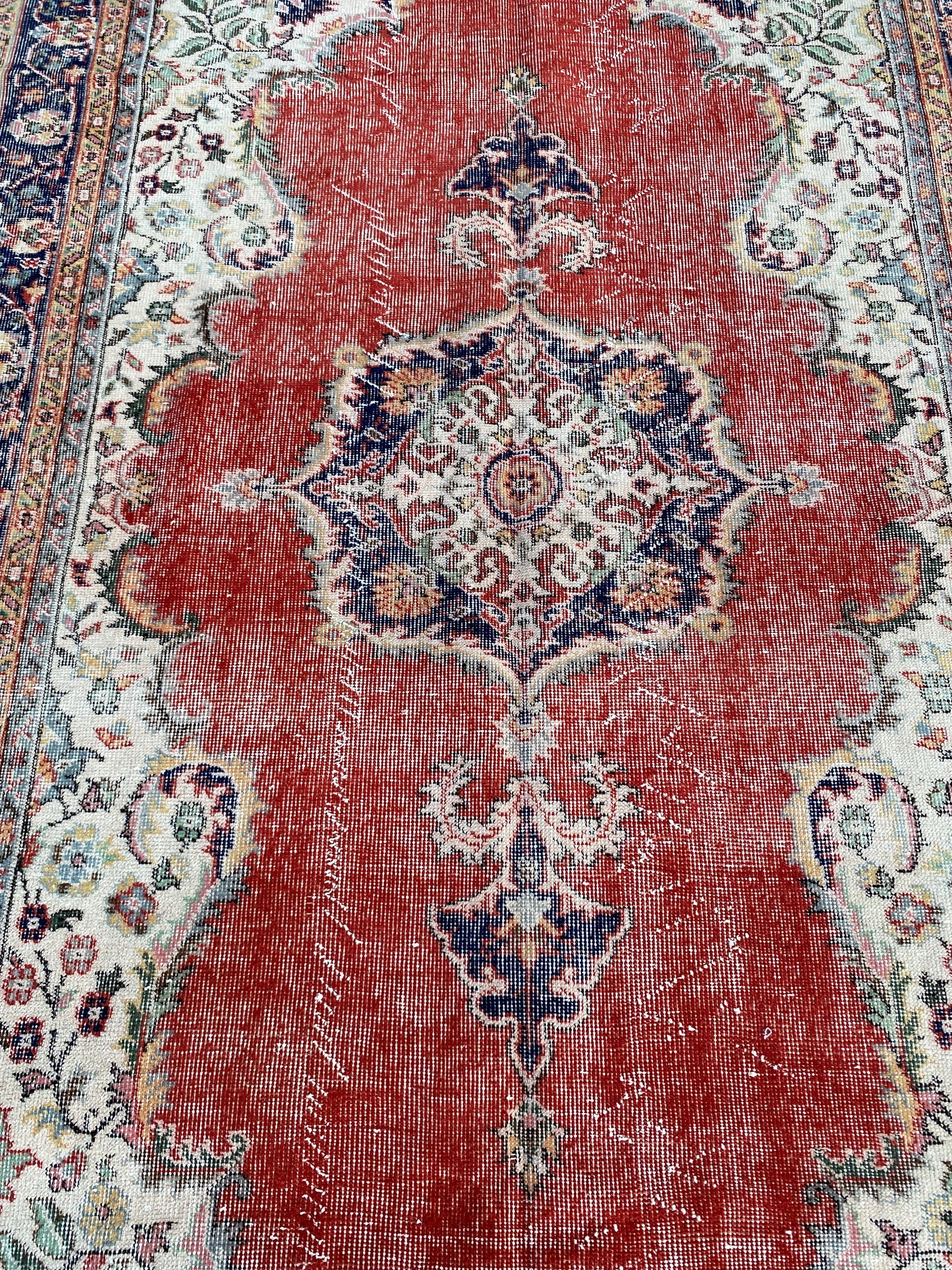 Oversize Turkish Rug 5.8 x 9.4 Ft - Heritage and Rugs