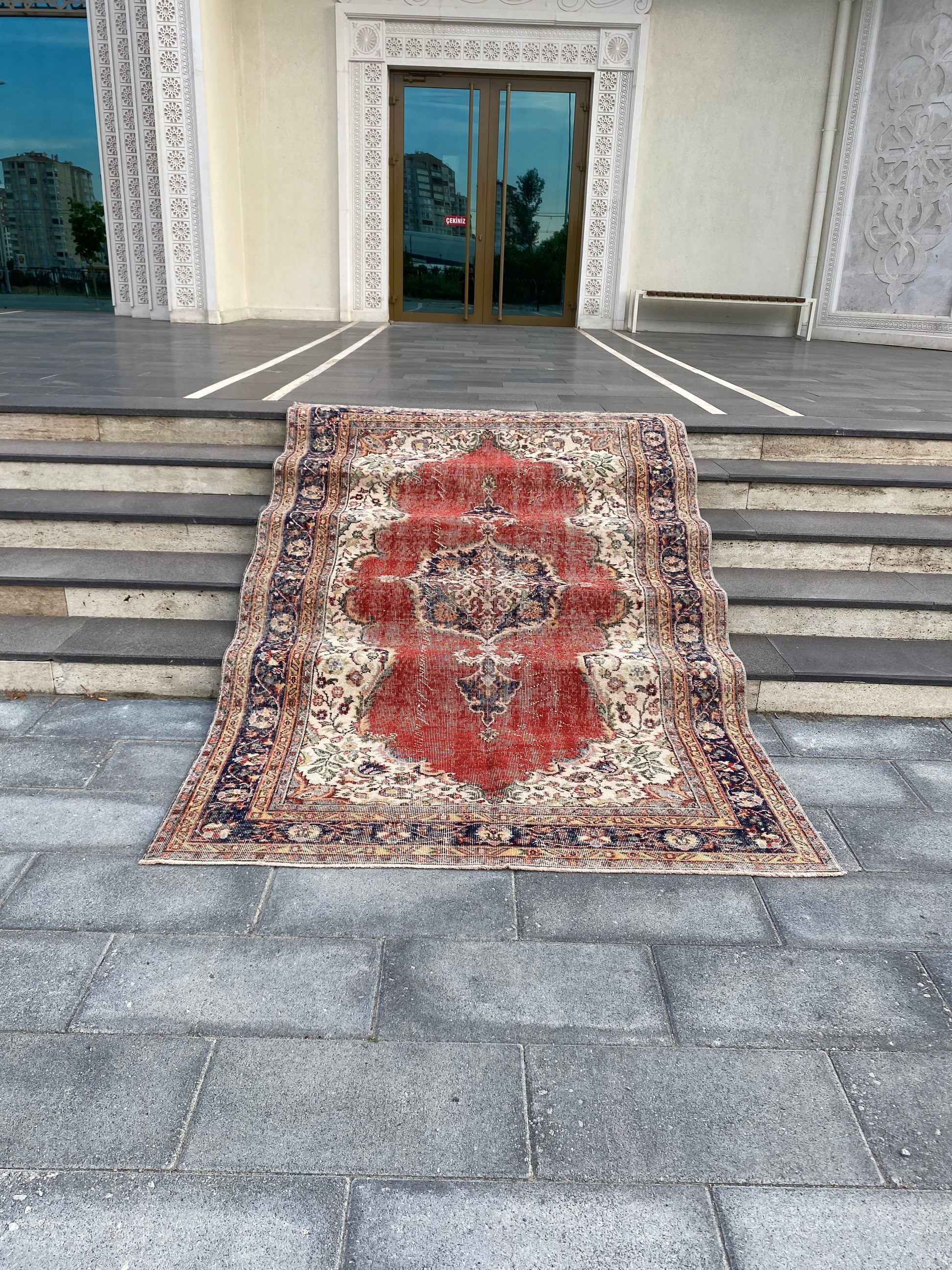 Oversize Turkish Rug 5.8 x 9.4 Ft - Heritage and Rugs