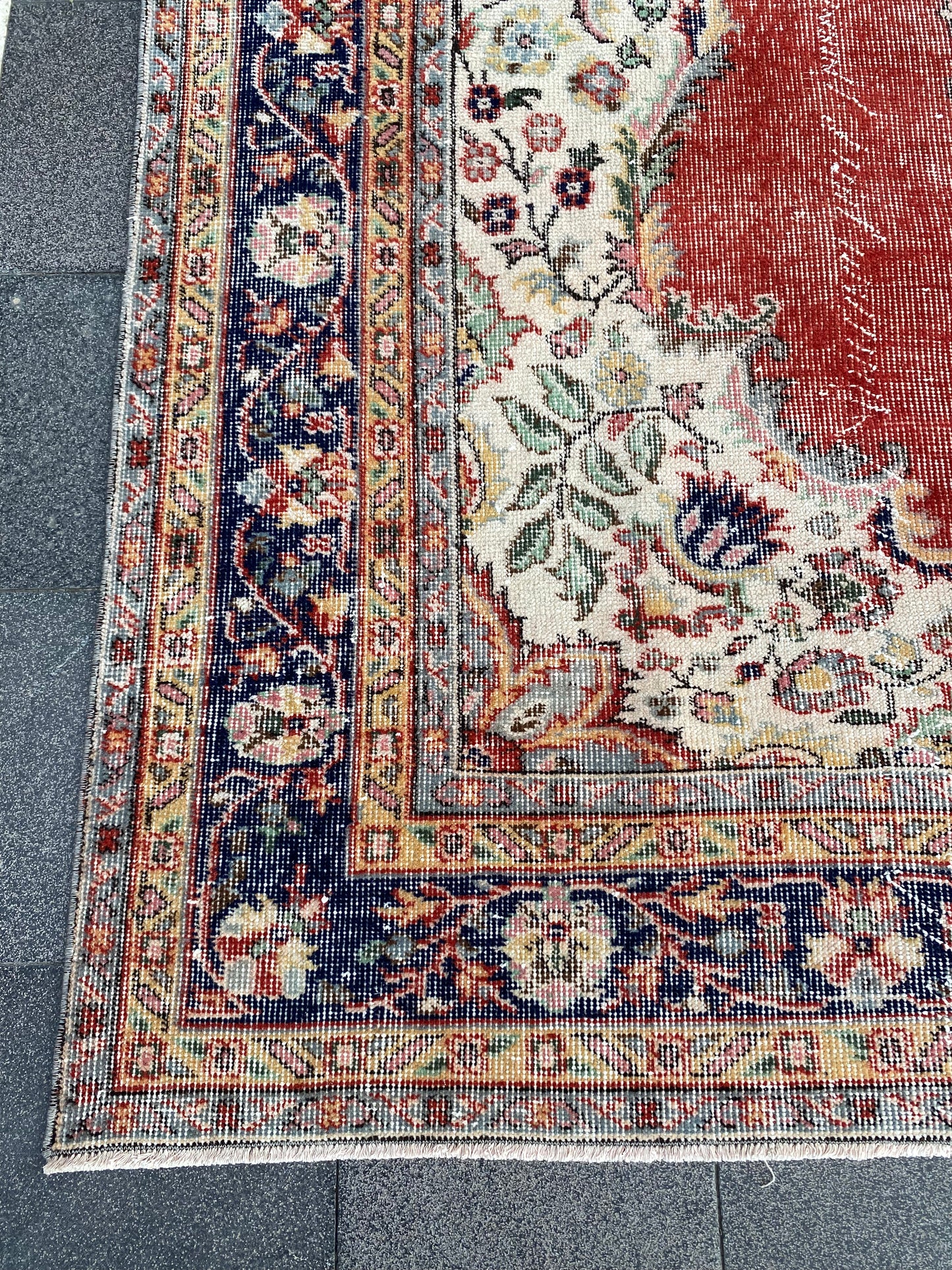 Oversize Turkish Rug 5.8 x 9.4 Ft - Heritage and Rugs