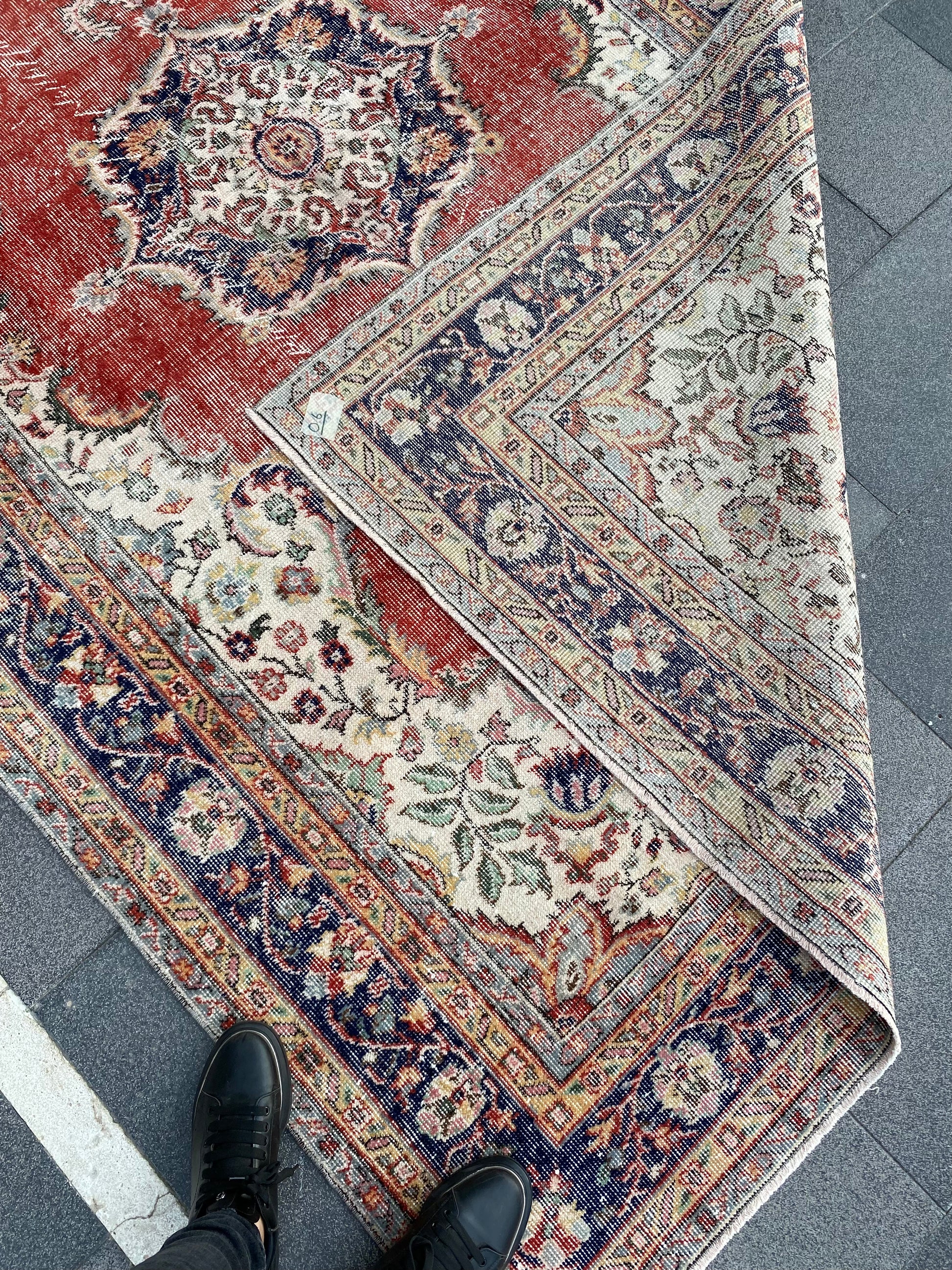 Oversize Turkish Rug 5.8 x 9.4 Ft - Heritage and Rugs