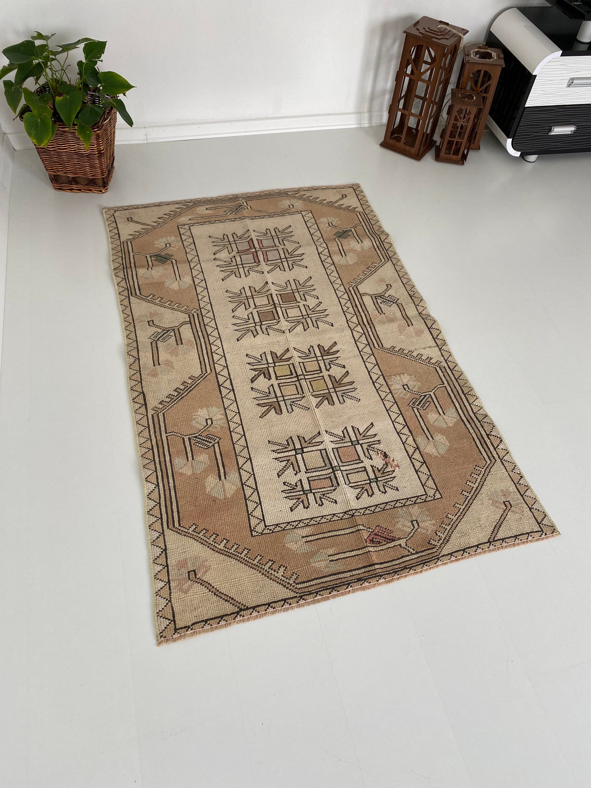 2.9x4.7 Small Vintage Turkish Oushak Wool Rug - Heritage and Rugs