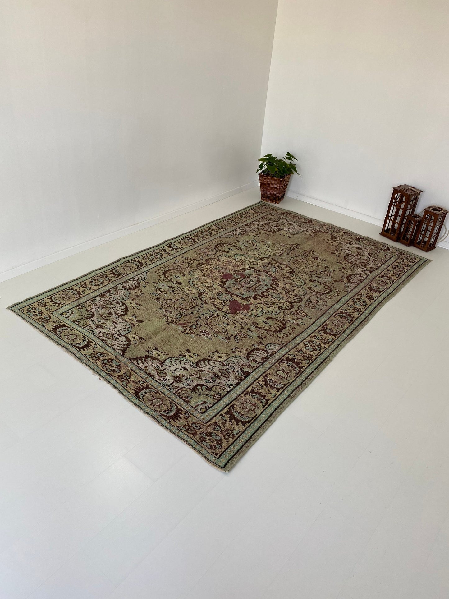 5.5x8.5 Large Green Vintage Turkish Oushak Rug