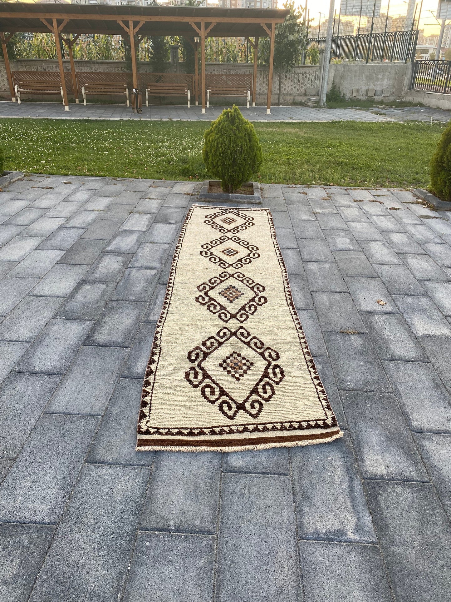 3.2x12.6 Vintage Beige Herki Wool Rug- Heritage and Rugs